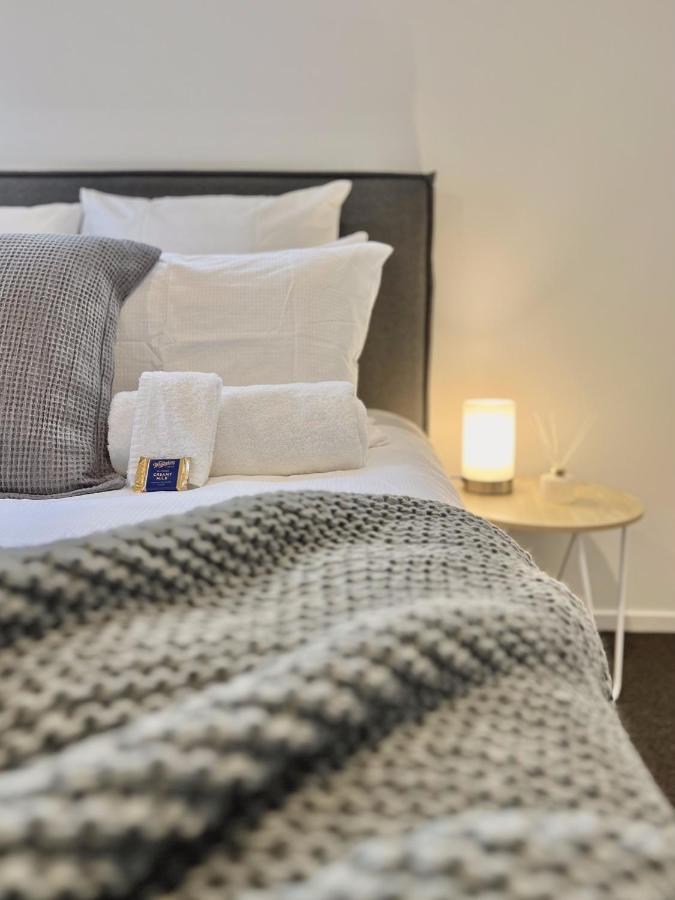 Modern & Central City - By Kosh Bnb Hamilton Eksteriør billede